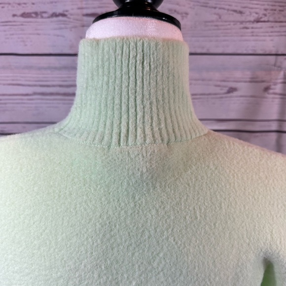 Zara NWOT Soft Green High Mock Neck Sweater - XL - Picture 4 of 7